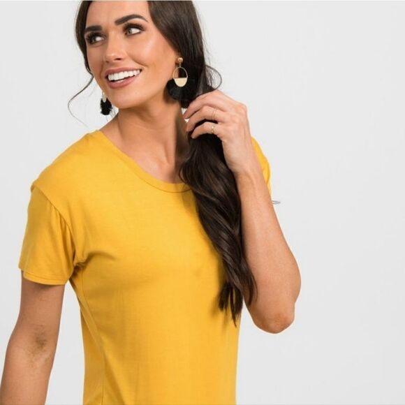 NWT Agnes & Dora Melrose Hi-Lo Top Mustard - Picture 4 of 4